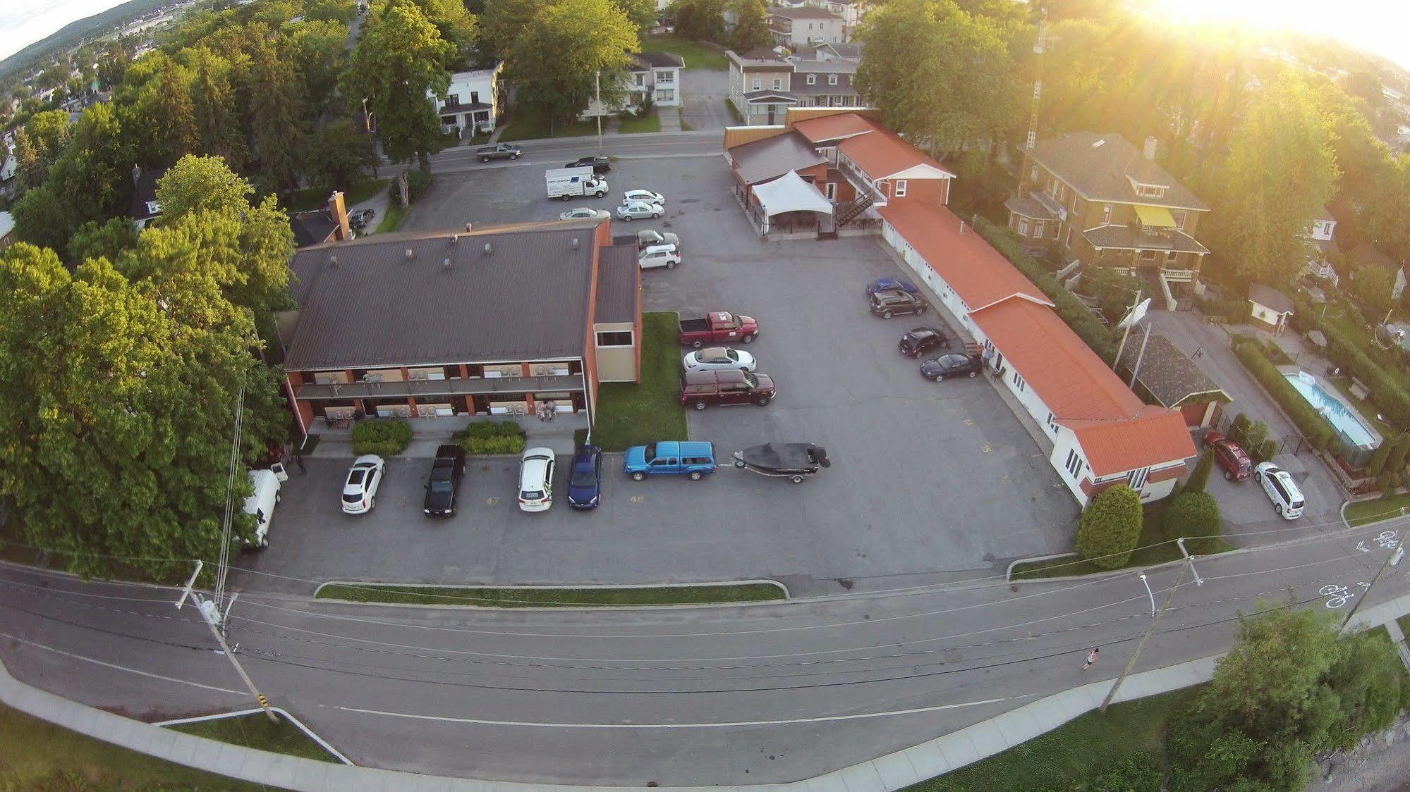 Motel Castille Roberval Exterior foto